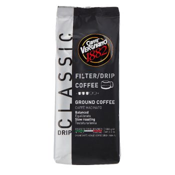 Bag of Caffè Vergnano 1882 ground coffee for filter/drip on black and white packaging, full 1 kg.